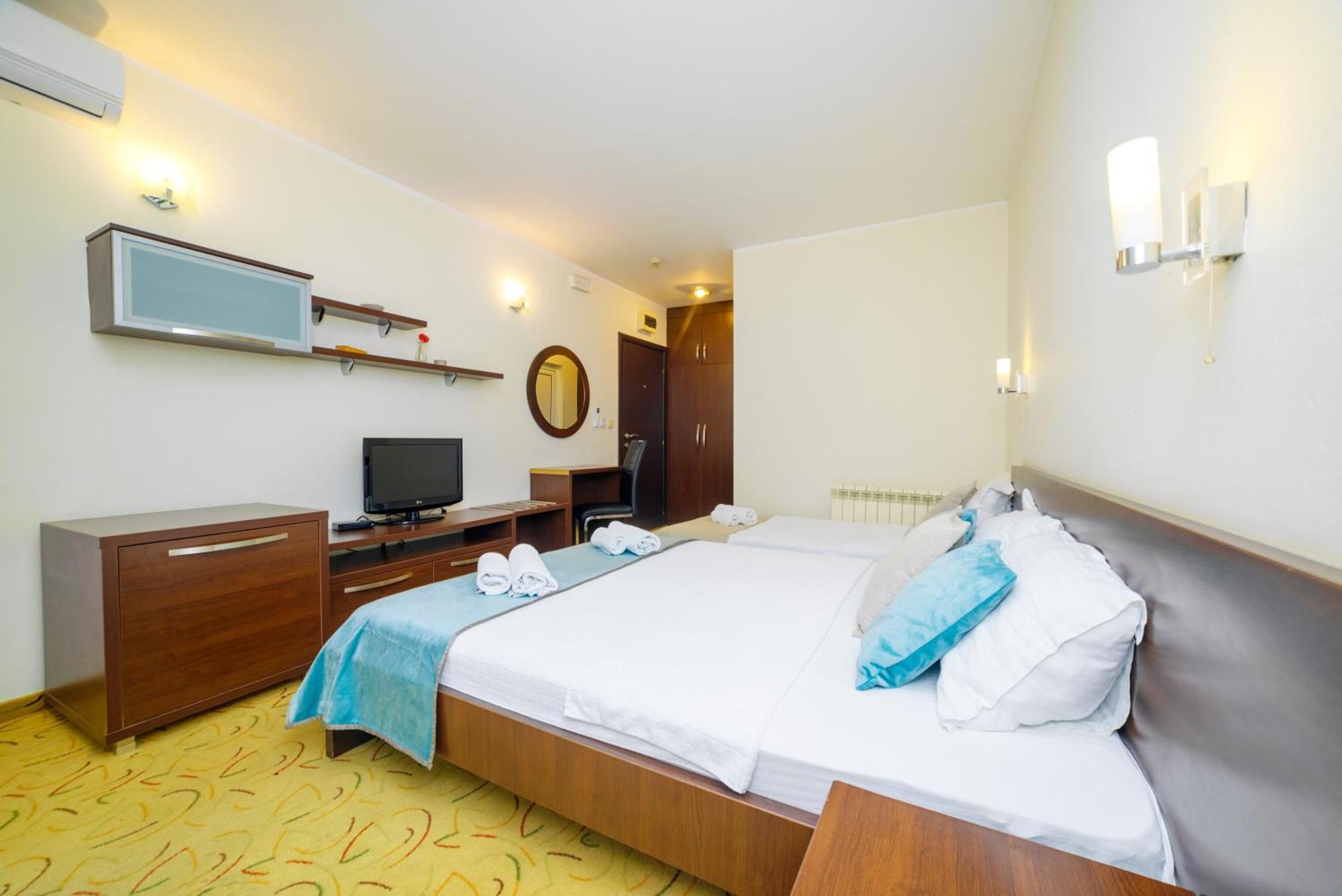 Hotel Odissey Budva Buitenkant foto
